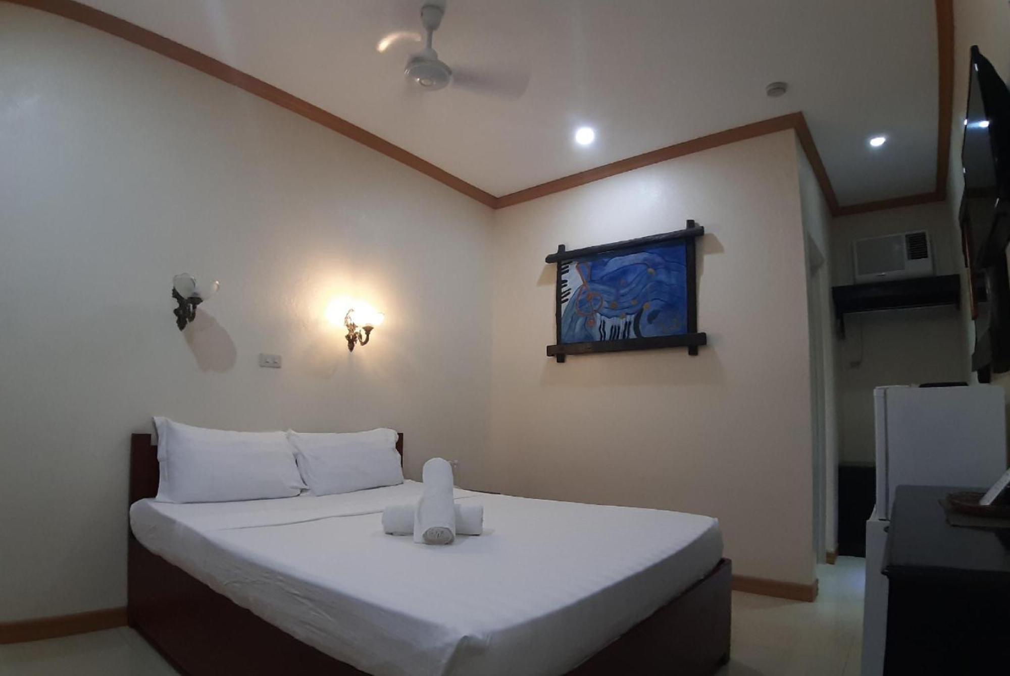 Reddoorz At New Casamila Hotel Palawan Puerto Princesa Exterior photo